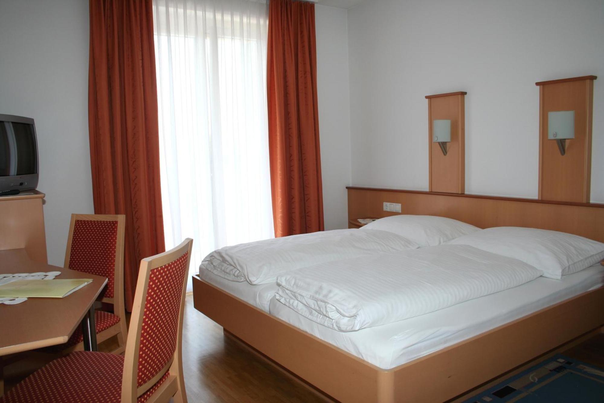 Hotel Cafe Lorenz 호헤넴스 외부 사진